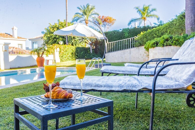 Oleholidays Villa Holy Nueva Andaluc�a