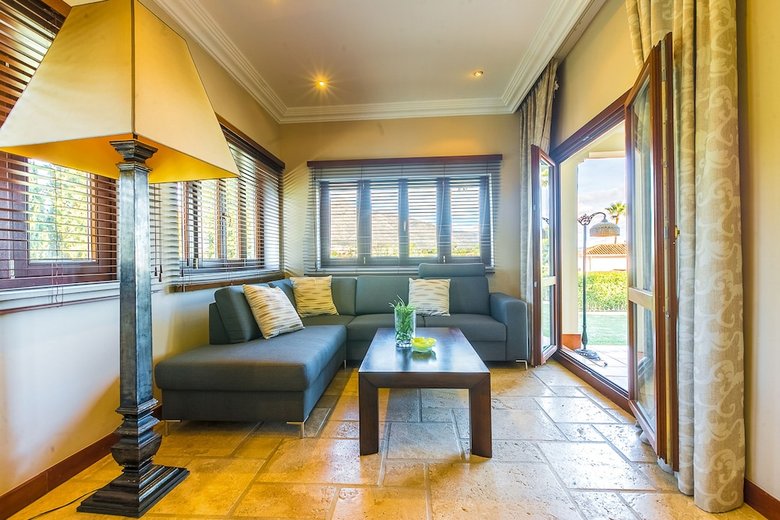 Oleholidays Villa Holy Nueva Andaluc�a