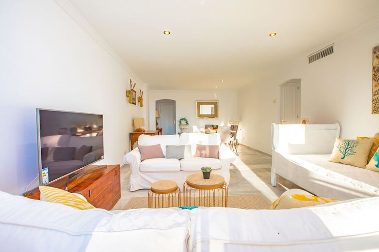 Apartamentos Oleholidays Jardines de Marbella Club