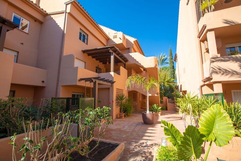 Apartamentos Oleholidays Jardines de Marbella Club