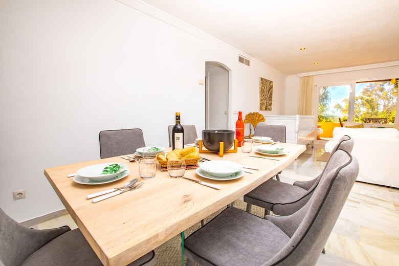 Apartamentos Oleholidays Jardines de Marbella Club