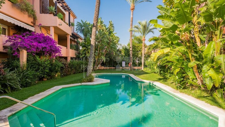 Apartamentos Oleholidays Jardines de Marbella Club
