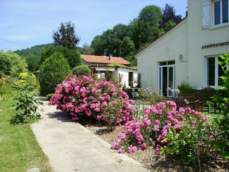 Hotel Aux Berges Du Saint Ferr�ol