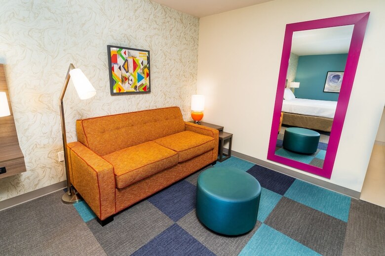 Hotel Home2 Suites By Hilton Bakersfield