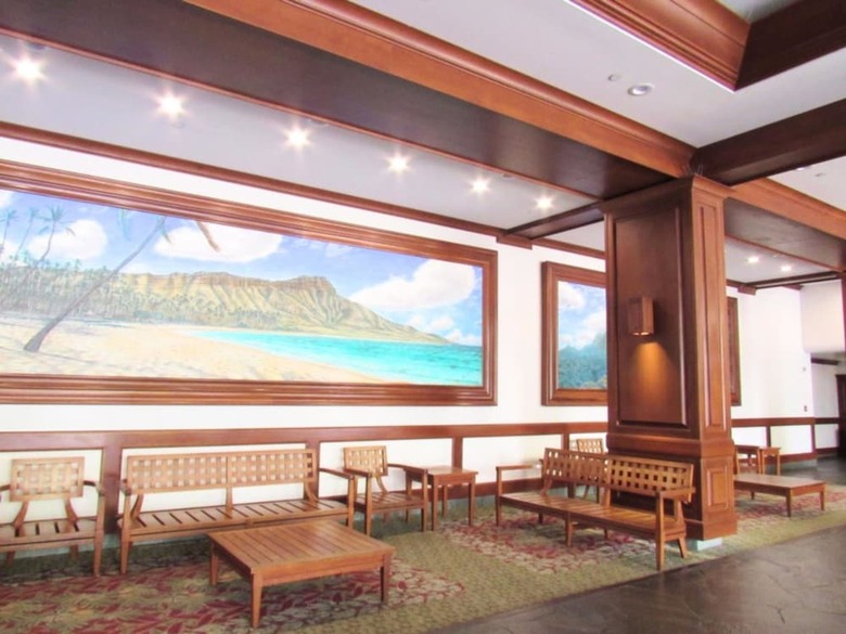 Waikiki Banyan Wb2402