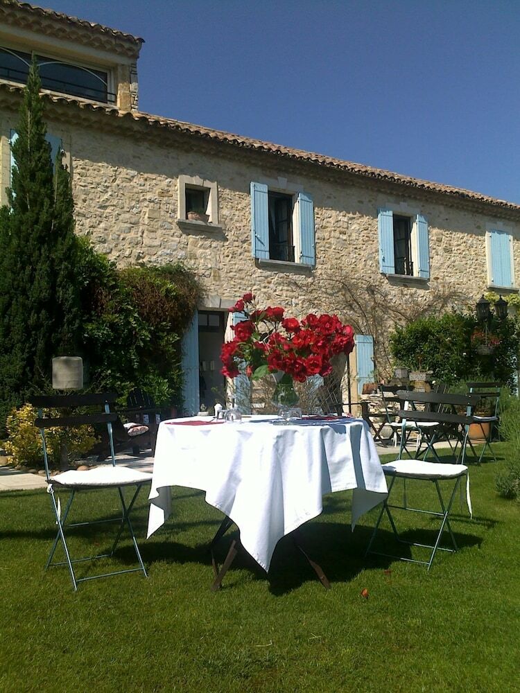 Le Mas de La Treille Bed & Breakfast