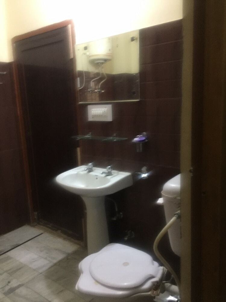 Adb Rooms Hotel C Shimla