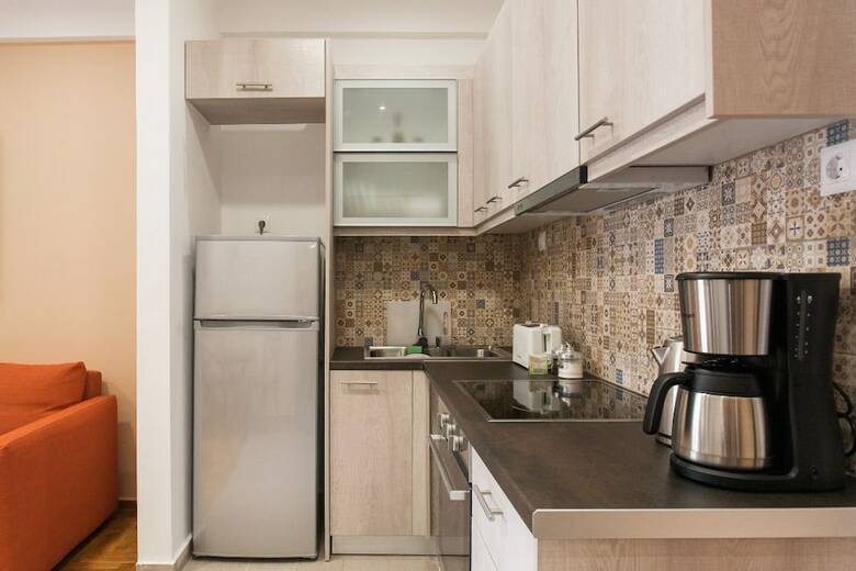 Nicholas Point Apartments And Rooms