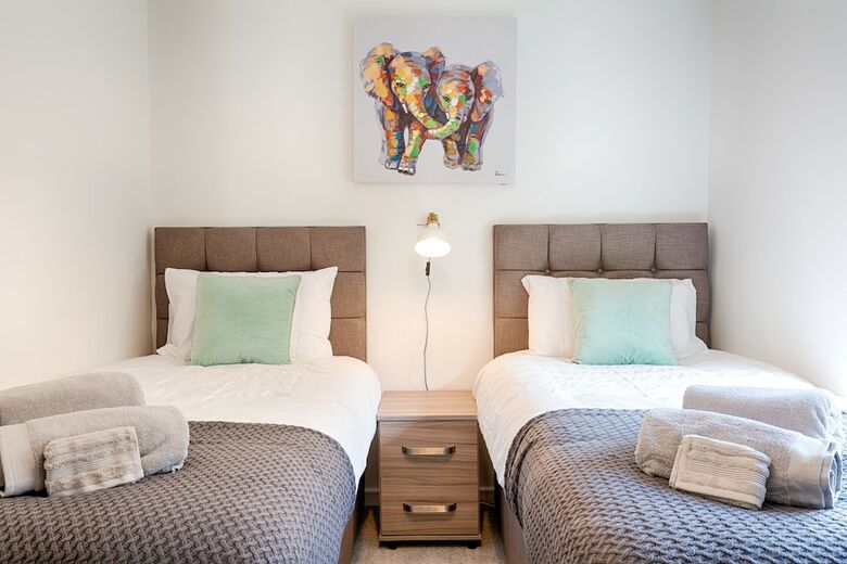 Apartamentos Generous Home Near The Liberty Stadium