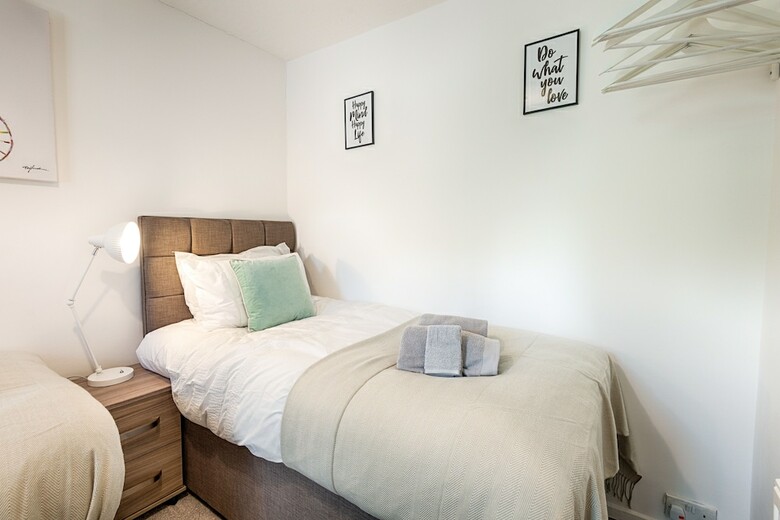Apartamentos Generous Home Near The Liberty Stadium