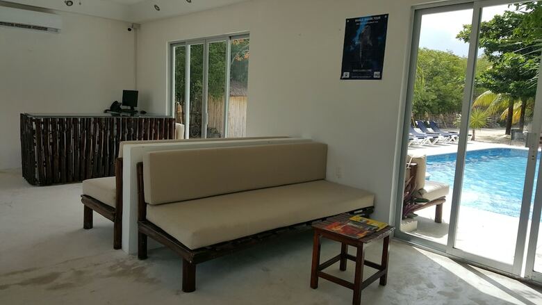 Jungle House Tulum Hotel & Hostal