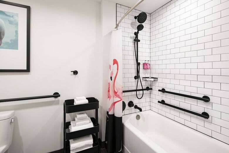 Hotel Moxy Louisville Downtown
