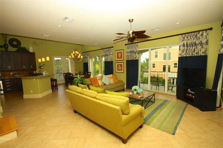 040-beach House Too