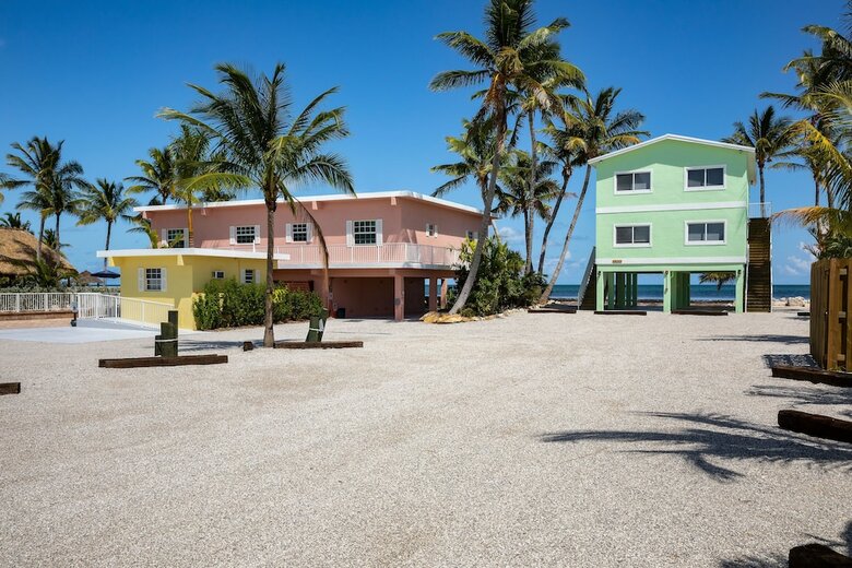 Hotel Grassy Flats Resort & Beach Club