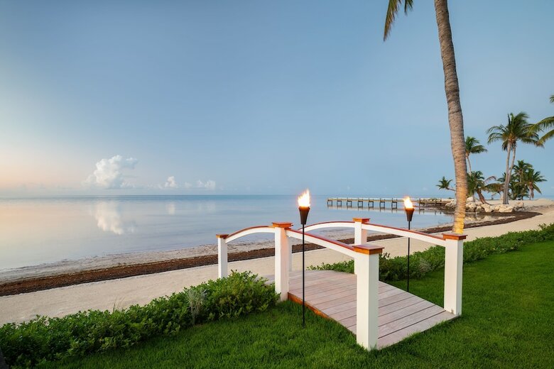 Hotel Grassy Flats Resort & Beach Club
