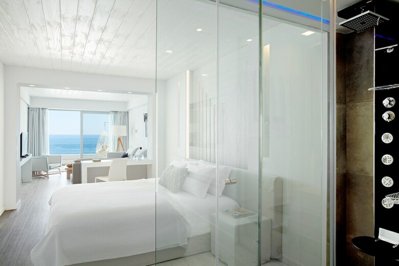 Lichnos Beach Hotel & Suites