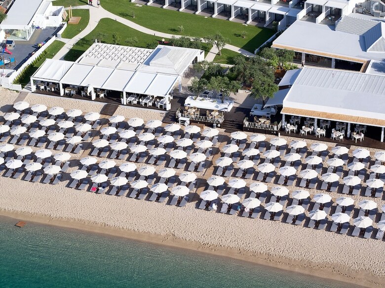 Lichnos Beach Hotel & Suites