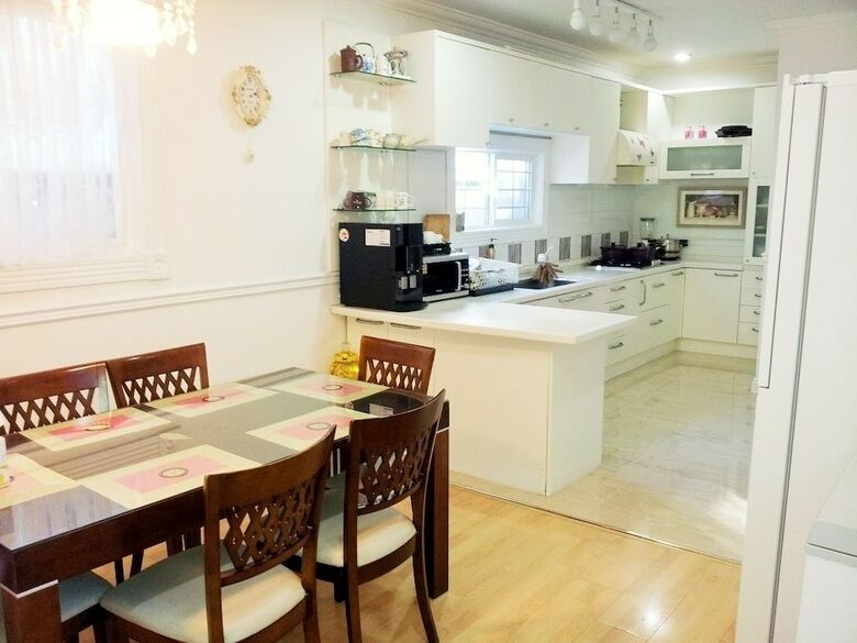 Hotel Bella Guesthouse