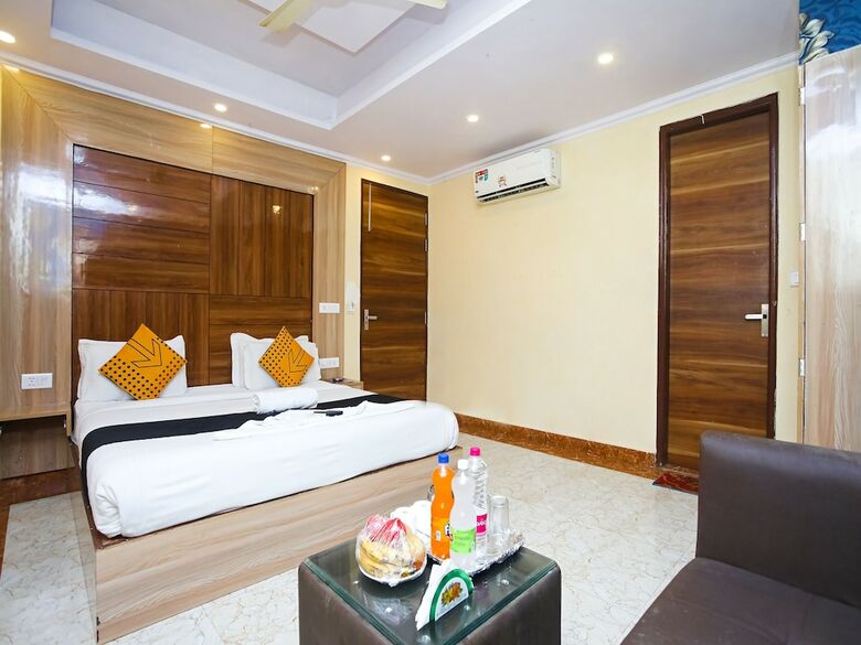 Hotel Deluxe Stay Inn