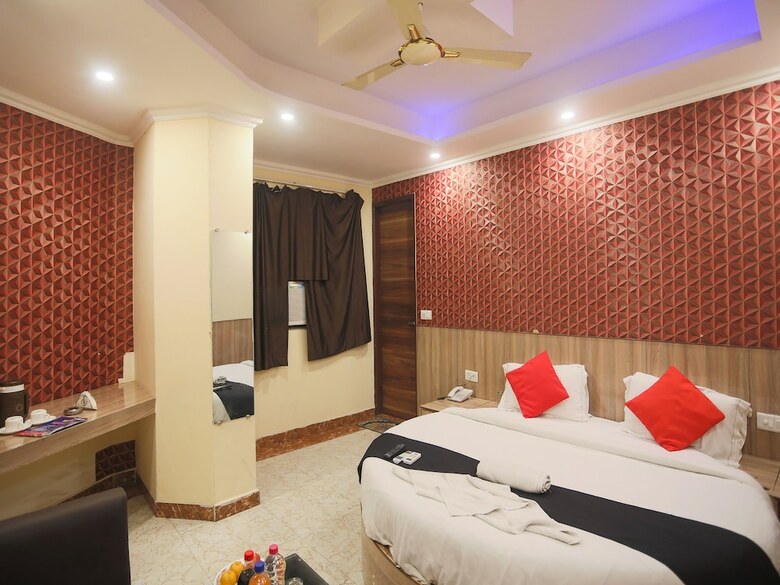 Hotel Deluxe Stay Inn