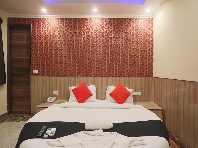 Hotel Deluxe Stay Inn