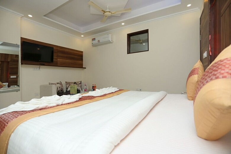 Hotel Deluxe Stay Inn