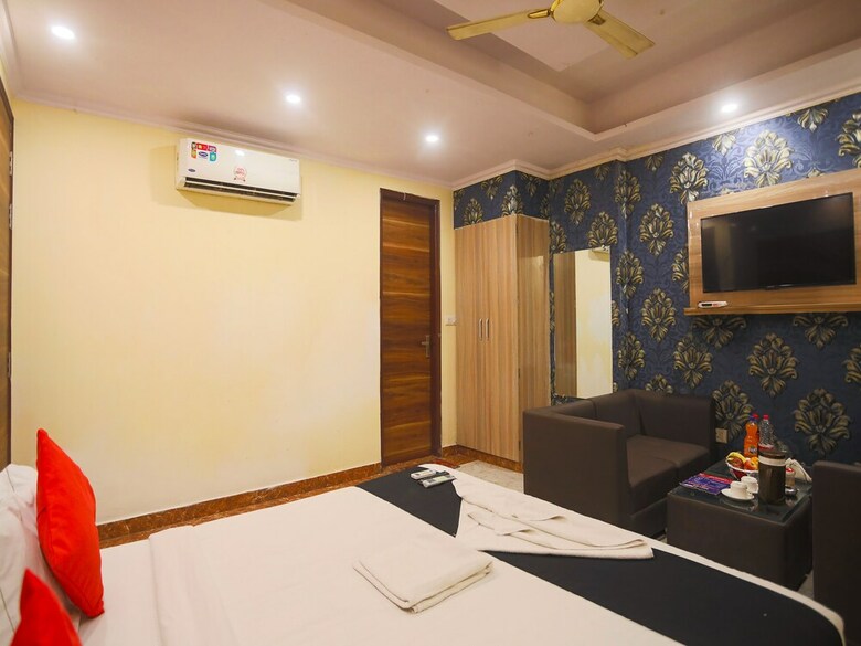 Hotel Deluxe Stay Inn