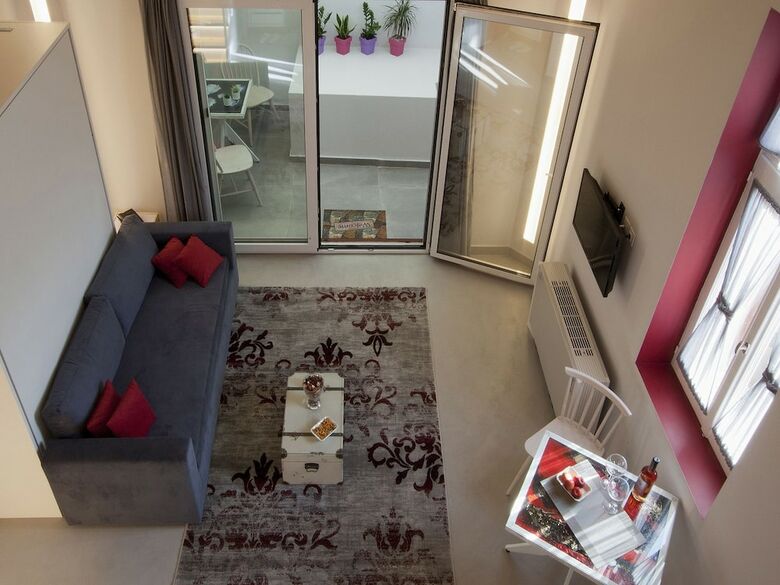 Aparthotel Dimi Luxurious Suites