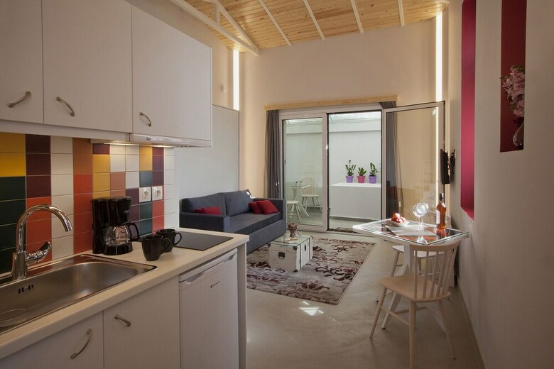 Aparthotel Dimi Luxurious Suites
