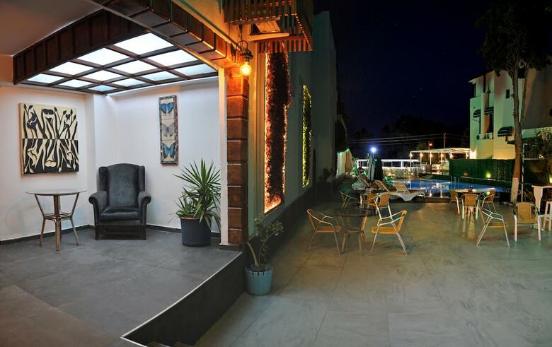 Sky Star Hotel - Bed & Breakfast