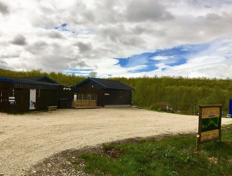 Wild Caribou Dome & Wilderness Cabin