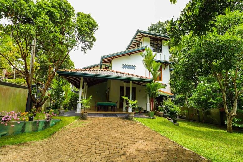 Yoho Mandinu Villa