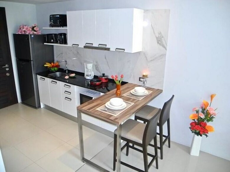 Emerald Apartment In Patong