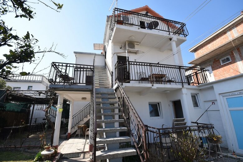 Malovic Apartments