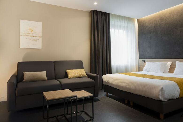 37 Lodge La D�fense Courbevoie