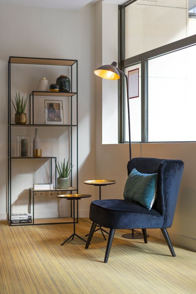 37 Lodge La D�fense Courbevoie