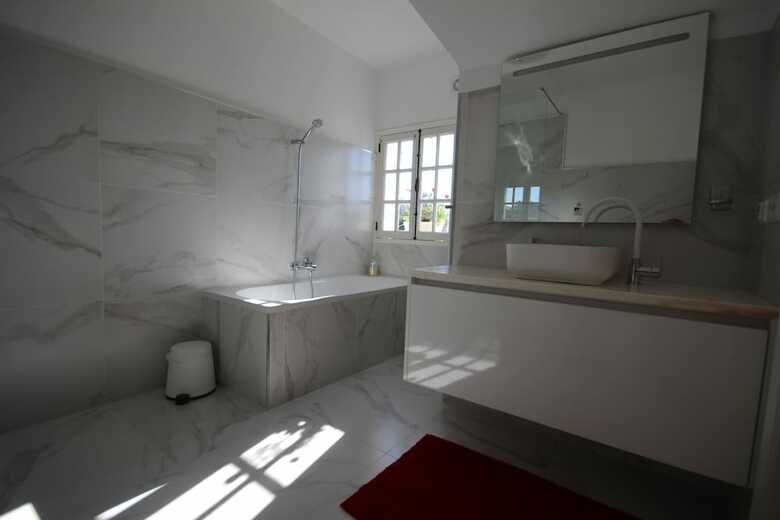 Villa Branca Barreiros Bed & Breakfast