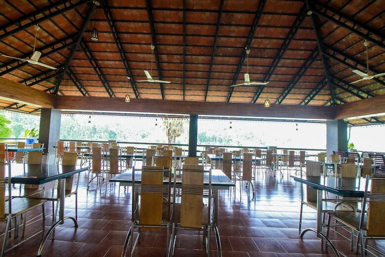 Hotel Palette -karapuzha Village