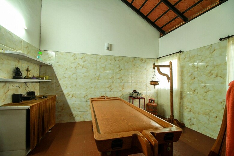 Hotel Palette -karapuzha Village