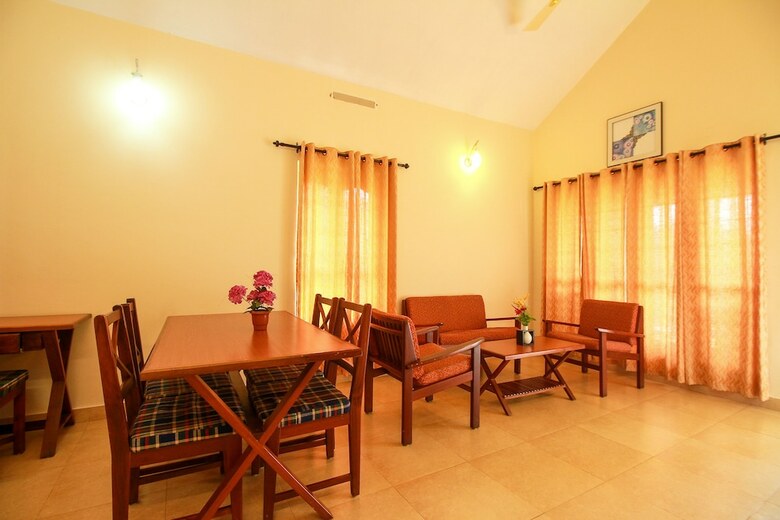 Hotel Palette -karapuzha Village