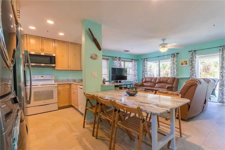 528 - Coral Cottage