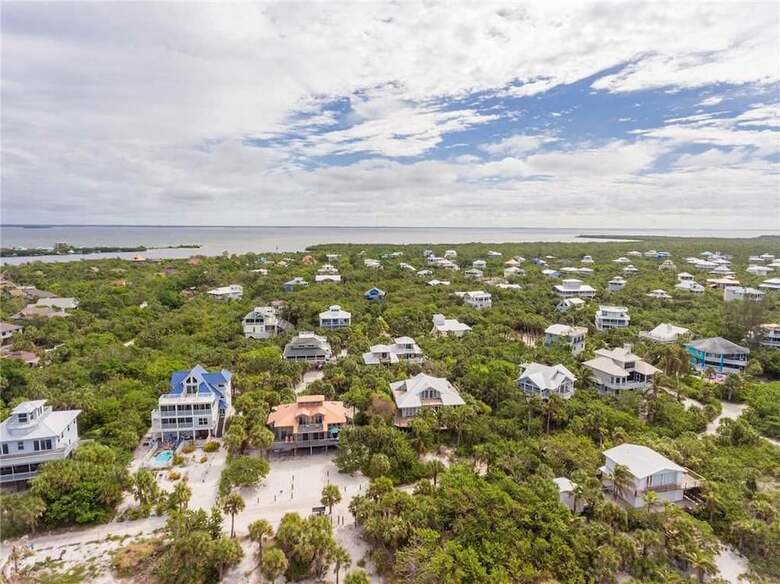 528 - Coral Cottage