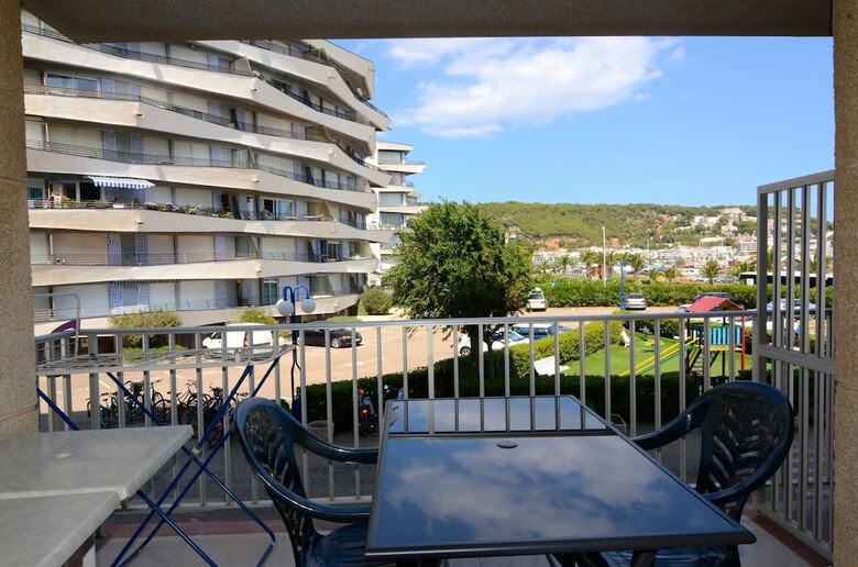 Apartamentos Rocamaura I