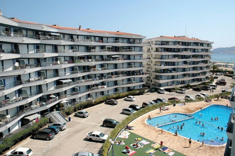 Apartamentos Rocamaura I