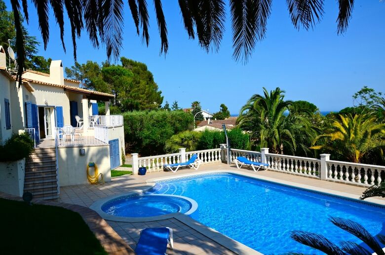 Villa  Villa Montgri