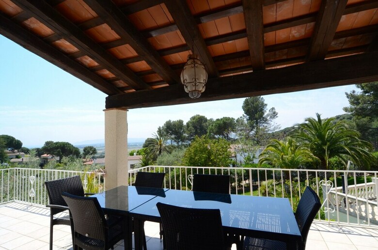 Villa  Villa Montgri