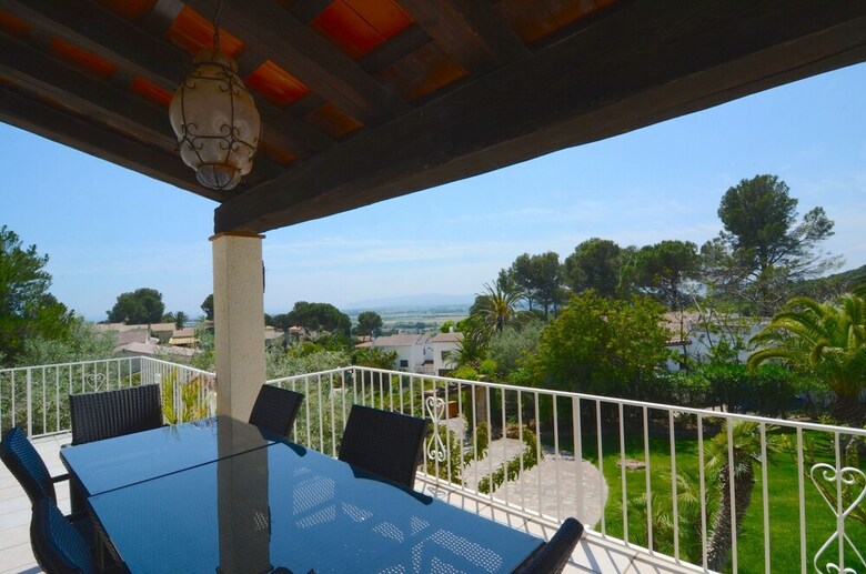 Villa  Villa Montgri