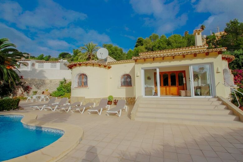 Villa Alldo - Hill Side With Private Pool In Moraira