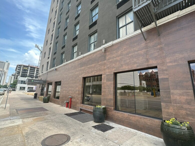 Hotel Lawrence Downtown Dallas