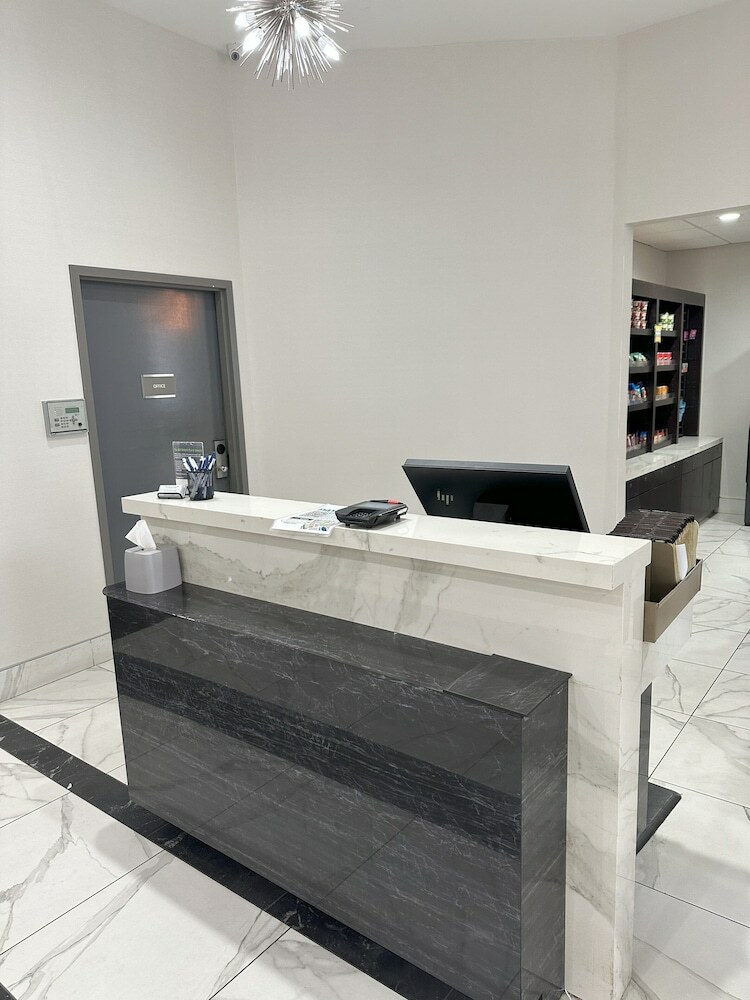 Hotel Lawrence Downtown Dallas